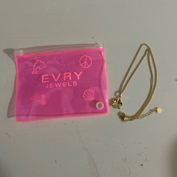 NWOT - Evry Jewels Flower Necklace - Picture 2 of 3